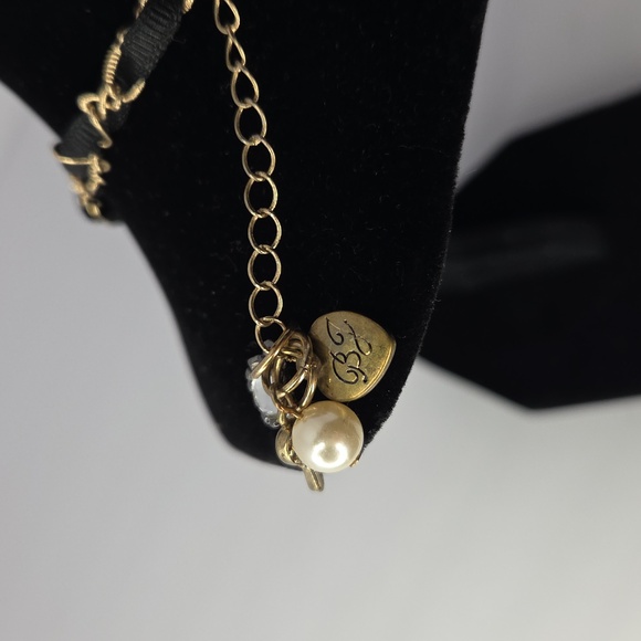 Betsey Johnson Amber Leopard Lucite Heart and Charms Black Ribbon Necklace 7" dr - Picture 4 of 4